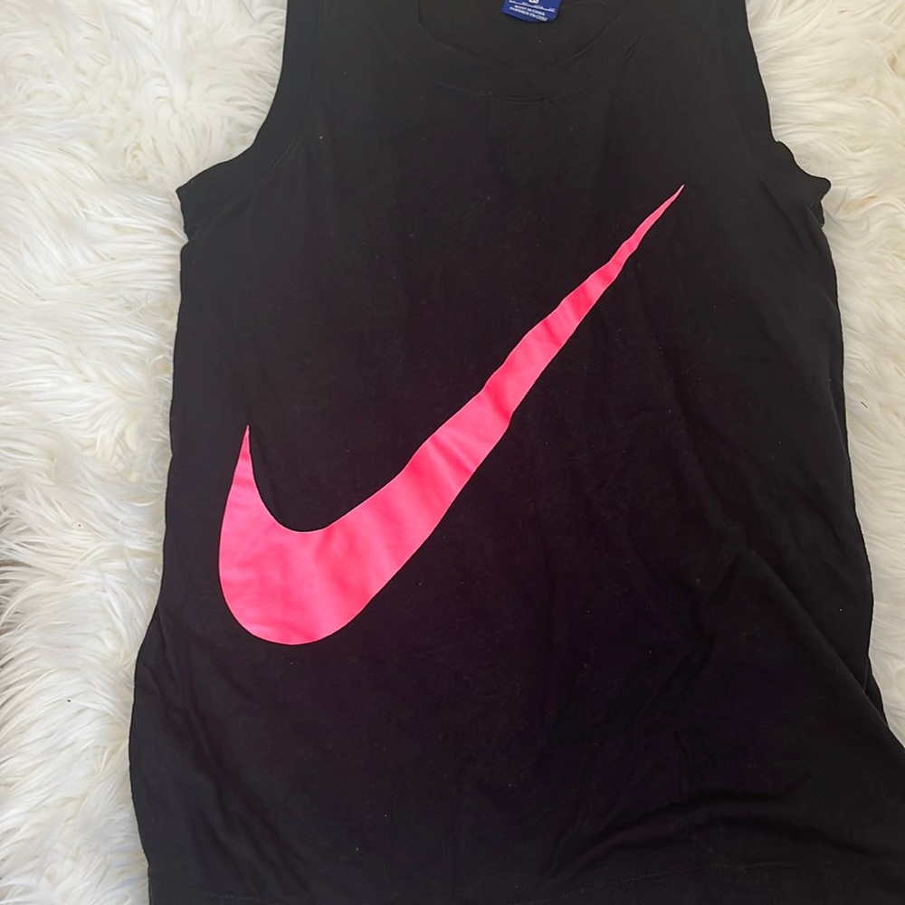Nike top